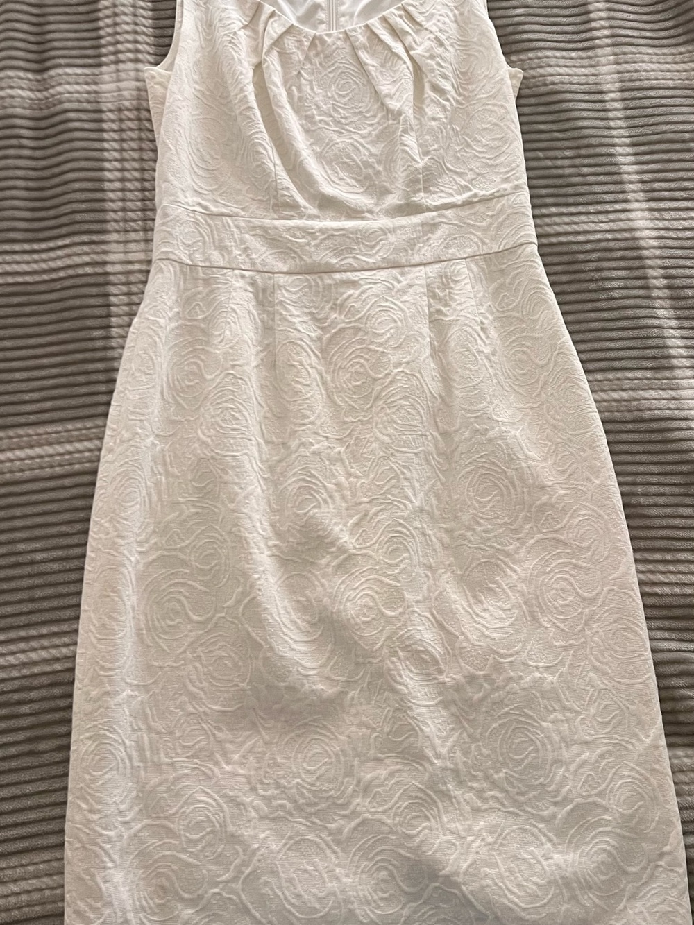 Banana Republic White Textured Jacquard Dress with lining.